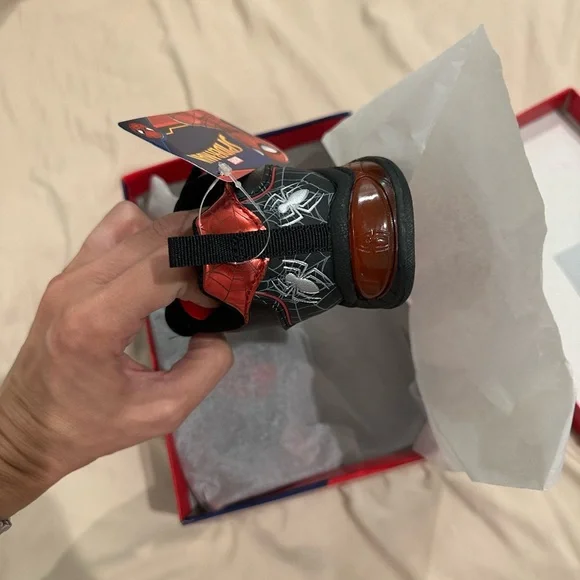 New in box Marvel Spiderman sneakers - Picture 4 of 4